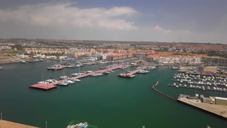 Der-Hafen-Von-Almerimar-In-Almeria-An-Einem-Sonnigen-Sommertag