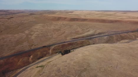 View-of-Highway-that-runs-through-the-Scablands-in-Eastern-Washington-State