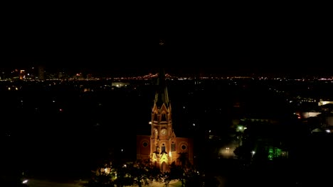 Droning-around-a-large-church-in-the-city-of-New-Orleans