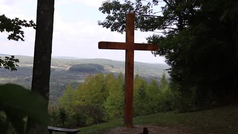 large-wooden-cross-overlooking-a-valley-in-the-Appalachian-mountains