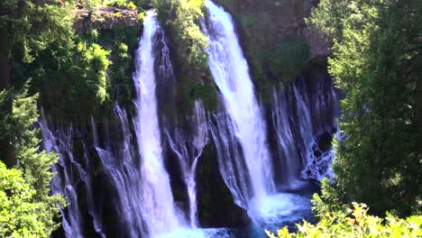 4K-nature-footage-of-a-cascading-waterfall-in-Burney-Falls-State-Park,-California