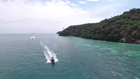 Longtail-Boot-In-Der-Nähe-Der-Insel-Phi-Phi.-Thailand