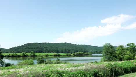 Die-Seen-Und-Hügel-Der-Wunderschönen-Landschaft-Von-Lancaster-County,-Pennsylvania