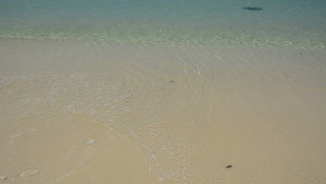 Meereswelle-Mit-Sand