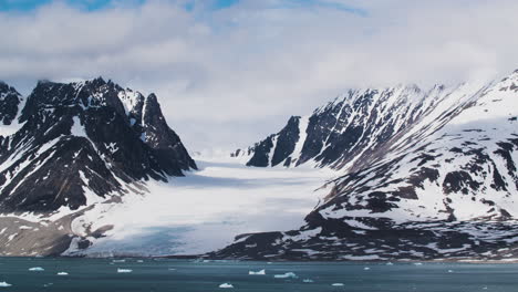 Zeitraffer-Des-Arktischen-Fjords