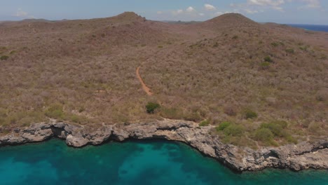 La-Cueva-De-La-Habitación-Azul-Es-Uno-De-Los-Lugares-Más-Famosos-Para-Hacer-Esnórquel-En-Curacao-Y-Se-Sabe-Que-Supera-Las-Expectativas