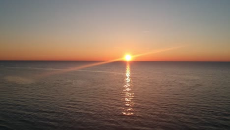 Blick-Auf-Den-Sonnenuntergang-über-Der-Ostsee-In-Polen