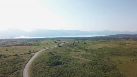 Luftaufnahme,-Drohnenflug-Entlang-Der-East-End-Road-In-Der-Nähe-Von-Homer-Alaska
