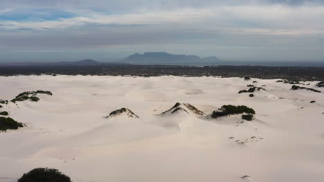 Table-Mountain-and-Cape-Town,-Landscape-from-Atlantis-Sand-Dunes
