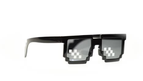 Pixelated-Sunglasses---rotation-from-right-to-left-v2
