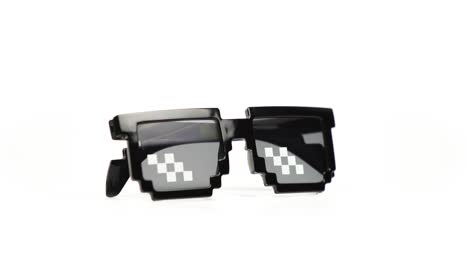 Pixelated-Sunglasses---rotation-from-right-to-left-v2