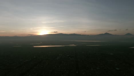 Sonnenaufgang-über-Mexiko-Stadt,-Vulkane-Popocatepelt-Und-Iztlaccihuatl,-Lake-Texcoco,-Mexiko-Tenochtitlan-4