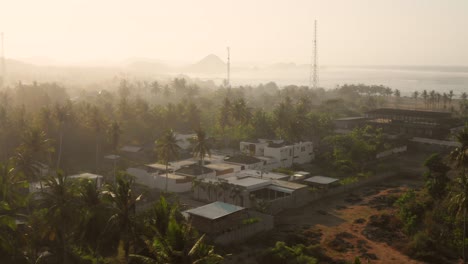 Dunstiger-Sonnenaufgang-In-Kuta-Lombok,-Indonesien.-Luftaufnahme