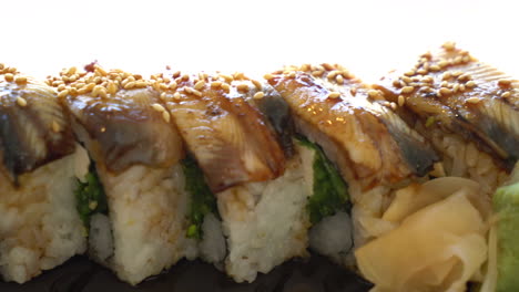 Unagi-Sushi-Rollen---Japanisches-Essen