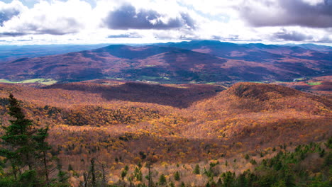 Timelapse-on-top-of-Mountain-in-autumn