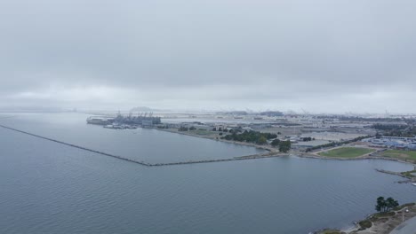 Fog-and-rain-on-a-windy-day-in-the-marina