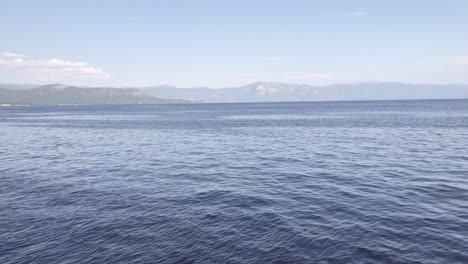 Las-Aguas-Del-Lago-Tahoe-Vistas-Desde-Un-Barco