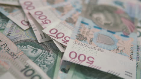 Panning:-500-polish-money-close-up,-largest-denomination-in-Poland