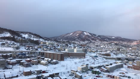 Otaru-stadtansicht-Mit-Schnee,-Hokkaido-Japan
