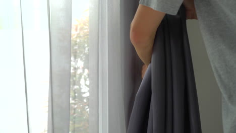 Pull-the-curtain-at-home
