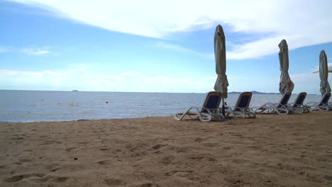 Palmen-Und-Tropischer-Strand-In-Pattaya-In-Thailand