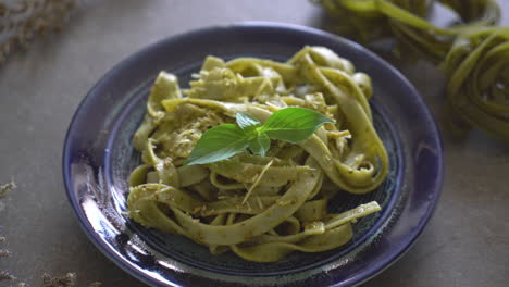 spinach-fettuccine-spaghetti-with-ingredient