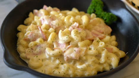 macaroni-with-ham-and-cheese