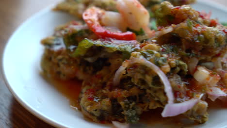 Crispy-deep-fried-morning-glory-salad-with-shrimps