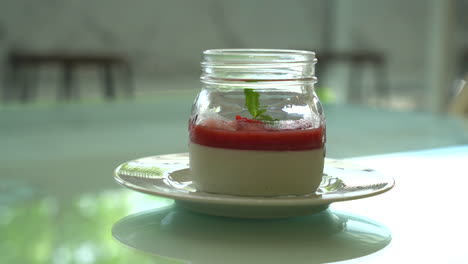 panna-cotta-with-strawberry-sauce