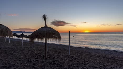Marbella-Playa-Amanecer-Tiempo-Lapso-4k-Timelapse-Material-De-Archivo,-Destino-De-Vacaciones-Malaga,-España,-Costa-Del-Sol