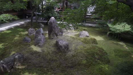 Zen-Garden-In-Kyoto,-Japan-Evoke-Feelings-Of-Calmness-And-Peace-To-The-Visitors--Aerial-Shot