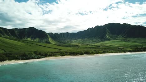 Imágenes-Aéreas-Del-Hermoso-Valle-De-Makua---Playa-En-El-Lado-Oeste-De-Oahu,-Hawaii