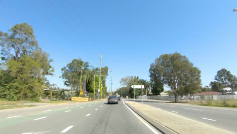 Sicht-Nach-Vorne-Gerichteter-Blickwinkel-Ruhiger-Australischer-Landstraßen---Ideal-Für-Den-Greenscreen-Ersatz-Im-Innenraum-Der-Autoszene