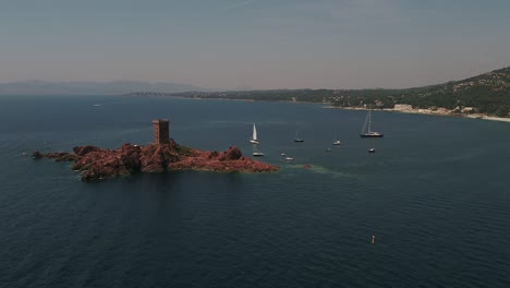 High-aerial-view-of-ancient-medieval-tower-of-Golden-Island-in-France