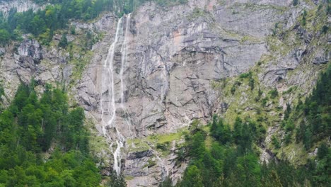 Cascada-De-Roethbach-En-Berchtesgaden,-Baviera,-Alemania