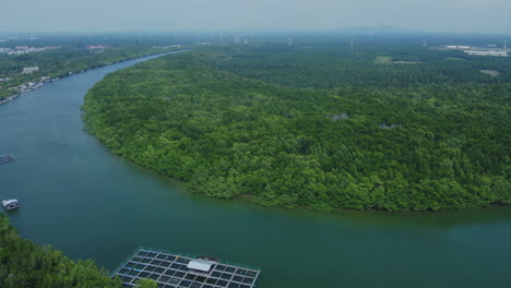 Luftdrohnenansicht-Des-Flusses-Bagan-Lalang-Am-Morgen,-Sepang,-Malaysia