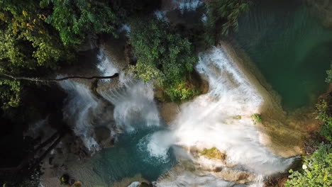 Piscinas-Naturales-Y-Cascada-En-Medio-De-La-Selva-Tropical-De-Laos