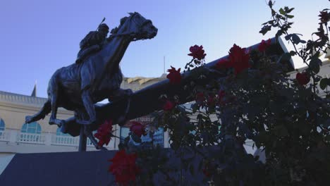 Churchill-Downs-Barbaro-with-roses