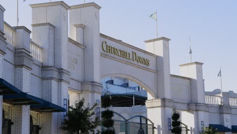 Churchill-Downs-Gate-with-flags