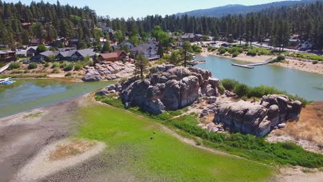 Aerial-view-of-unique-rock-formations-at-big-bear-lake-in-southern-California's-mountain-lake-escape-within-the-San-Bernardino-National-Forest