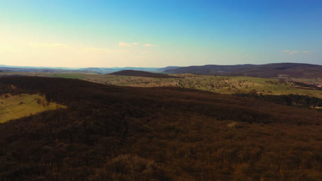 Aerial-drone-shot-over-Hoia-Forest,-near-Cluj-Napoca