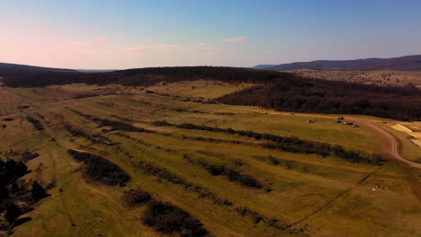 Toma-Cinematográfica-De-Drones-Del-Bosque-Rural-De-Rumania