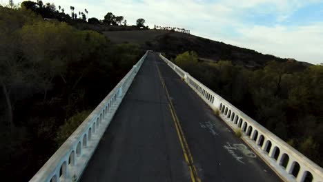 Volando-Bajo-Al-Histórico-Puente-San-Luis-Rey