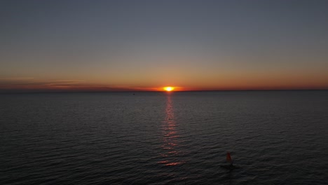 Rückansicht-Des-Sonnenuntergangs-über-Mobile-Bay,-Alabama