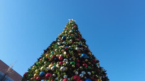 Geschmückter-Weihnachtsbaum-In-Chicago