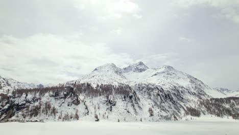 Look-around-in-the-Swiss-alps