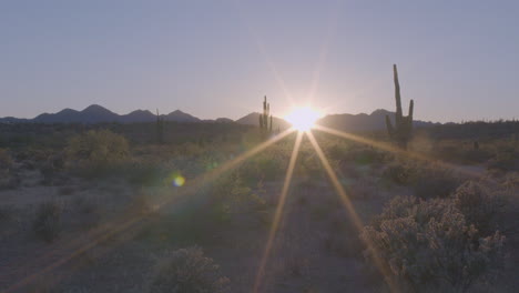 Zeitrafferaufnahme-Des-Sonnenuntergangs-Hinter-Bergen-In-Der-Wüste-In-Flagstaff,-Arizona