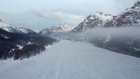 Frozen-mountain-lake-in-the-Swiss-alps