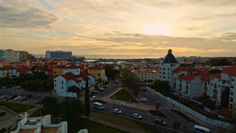 Portugiesische-Stadt-Während-Der-Goldenen-Stunde