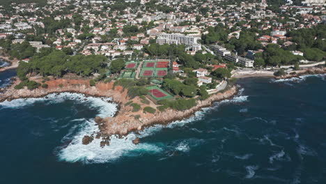 Tennis-club-by-the-sea-in-Bandol-France